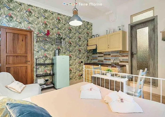 Basilico E Papaja, Terre Marine